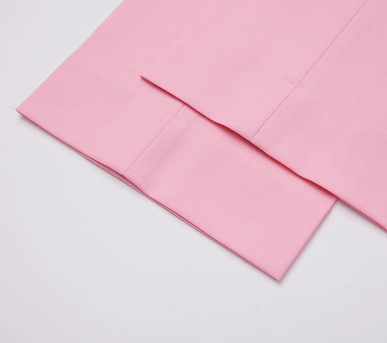 Loose-Fit Straight-Leg Trousers in Pink